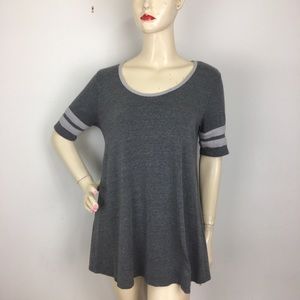 LuLaRoe XS T-shirt